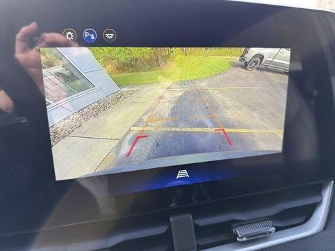 New 2026 Chevrolet Equinox LT w/ Convenience Package II image 13