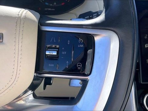 Used 2023 Land Rover Range Rover SE image 23