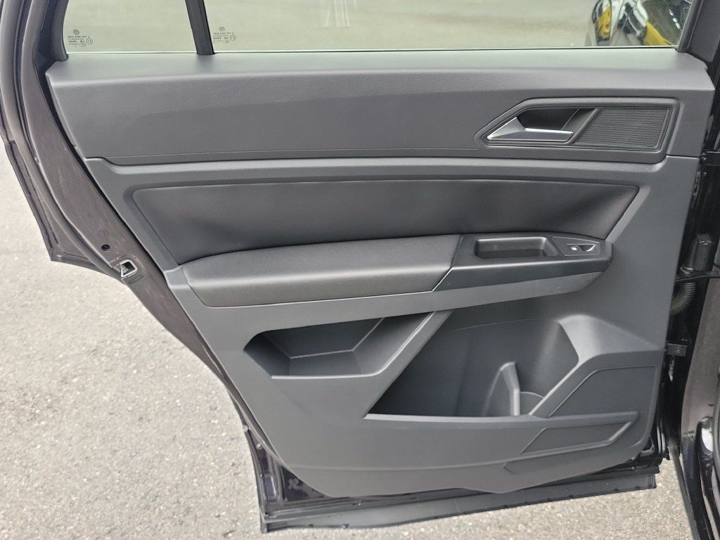 Used 2020 Volkswagen Atlas Cross Sport SE FWD image 9