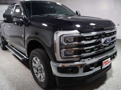Used 2024 Ford F250 Lariat w/ Chrome Package image 5