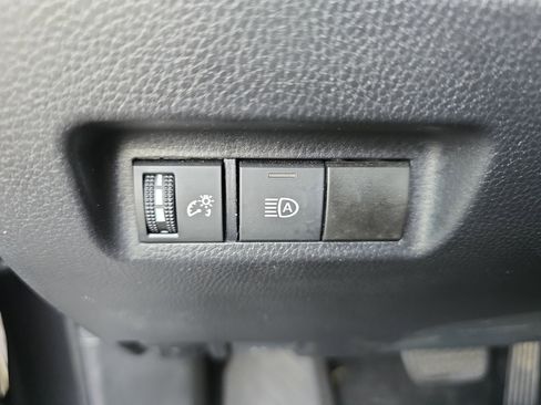 Used 2021 Toyota RAV4 XLE image 25