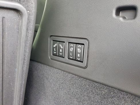 Used 2023 Cadillac XT6 Premium Luxury image 31