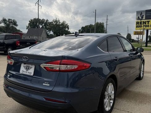 Used 2019 Ford Fusion SE FWD image 8