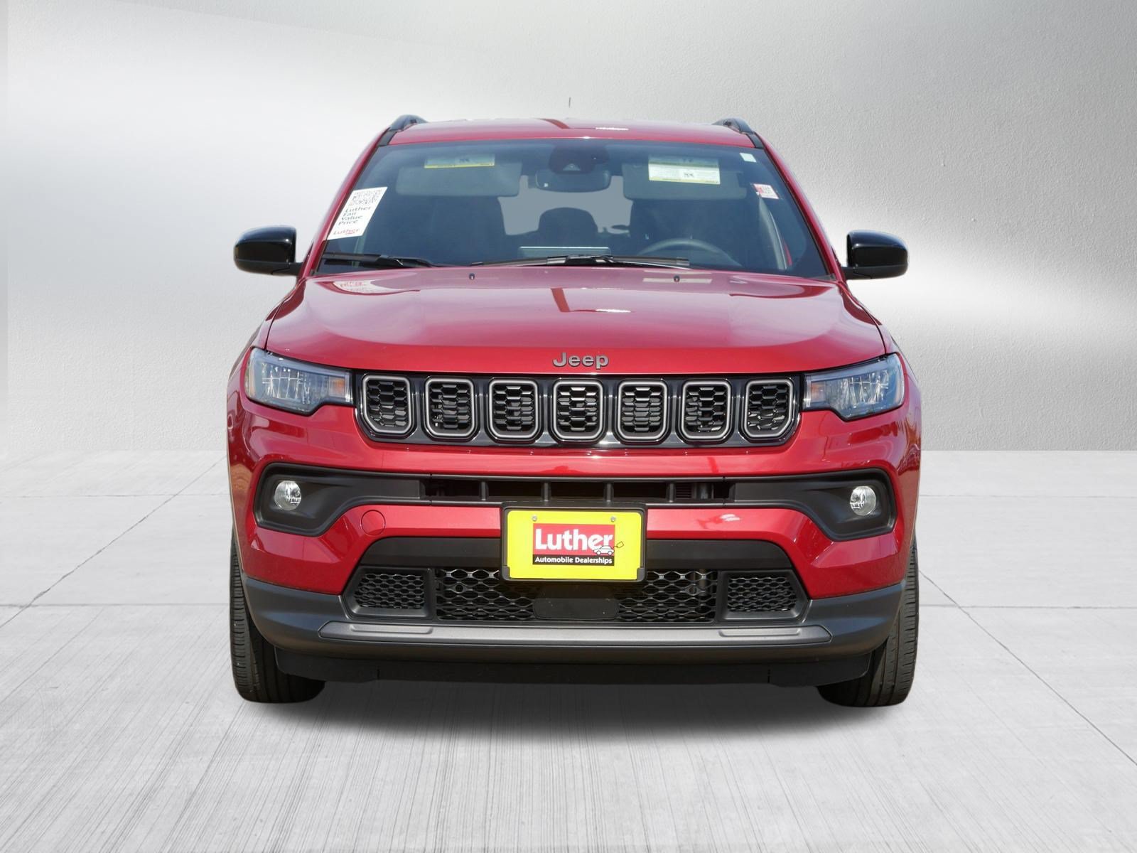 Used 2025 Jeep Compass Latitude w/ Convenience Group AWD/4WD image 2