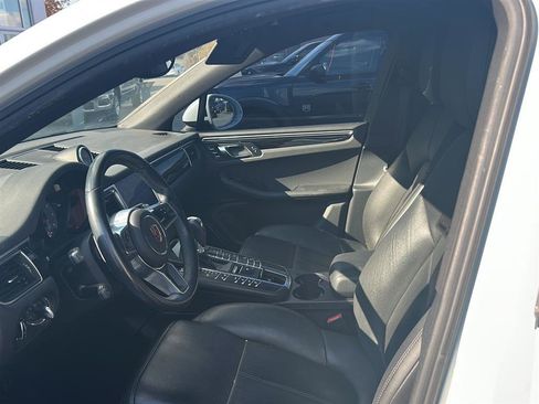 Used 2017 Porsche Macan S image 4