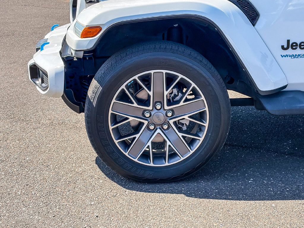 Used 2022 Jeep Wrangler Unlimited Sahara AWD/4WD image 7
