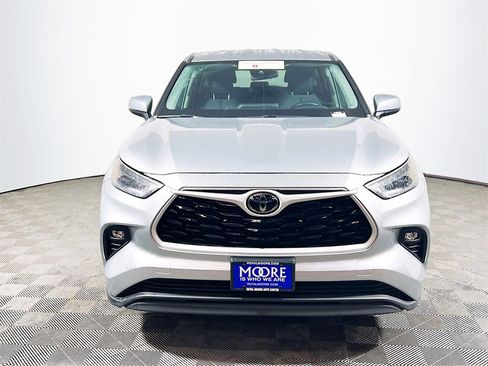 Certified 2024 Toyota Highlander LE image 3