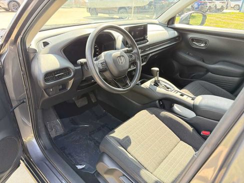 Used 2023 Honda HR-V LX image 2