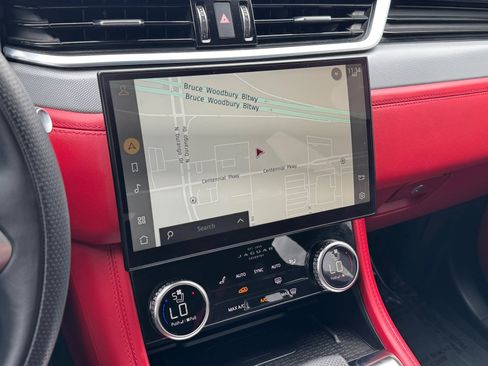 Used 2021 Jaguar F-PACE SVR AWD/4WD image 15