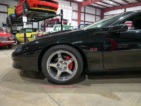 Used 1994 Chevrolet Camaro Z28 RWD image 3