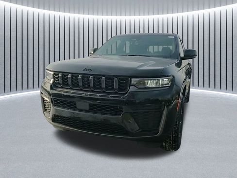 New 2026 Jeep Grand Cherokee Altitude image 20