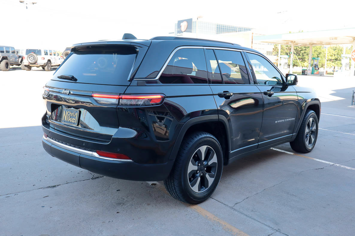 Used 2024 Jeep Grand Cherokee Limited 4xe AWD/4WD image 5