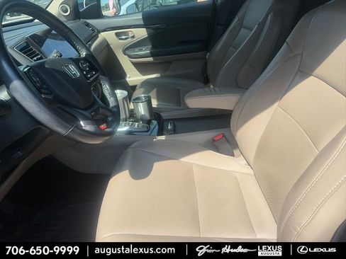 Used 2020 Honda Pilot Elite image 1