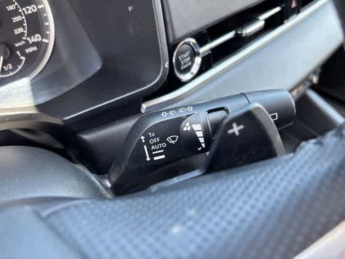 Used 2024 Mitsubishi Outlander SE AWD/4WD image 14