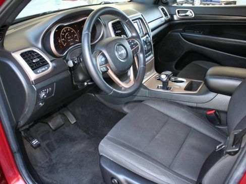 Used 2014 Jeep Grand Cherokee Laredo w/ Quick Order Package 23E AWD/4WD image 12