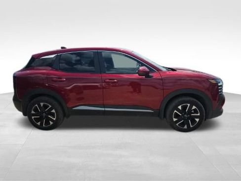 Used 2025 Nissan Kicks SV AWD/4WD image 4