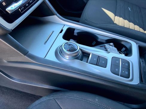 Used 2020 Ford Explorer XLT image 17