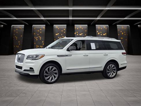 Used 2023 Lincoln Navigator Reserve RWD image 7