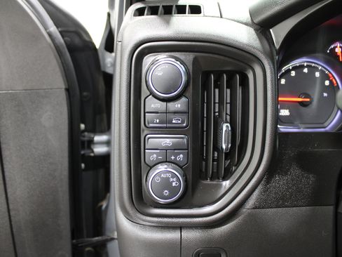 Used 2020 Chevrolet Silverado 1500 Custom w/ Custom Max Trailering Package image 9