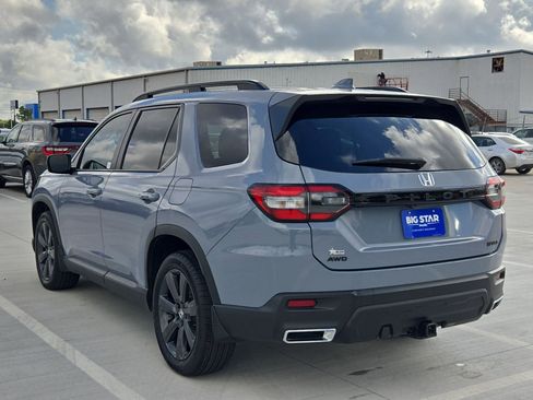 Used 2023 Honda Pilot Sport image 6
