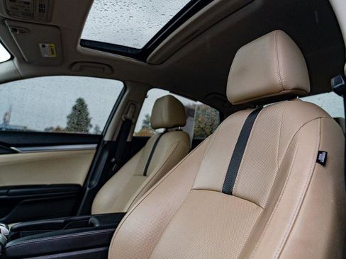 Used 2017 Honda Civic Touring image 30