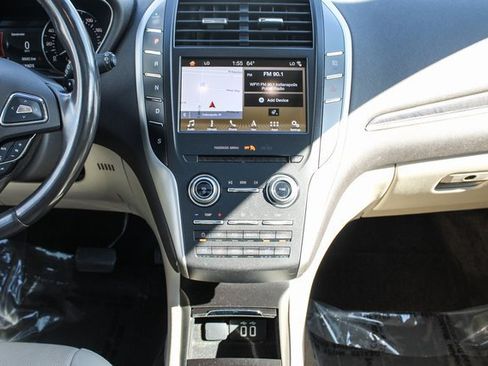 Used 2017 Lincoln MKC Reserve w/ Lincoln MKC Climate Package image 18