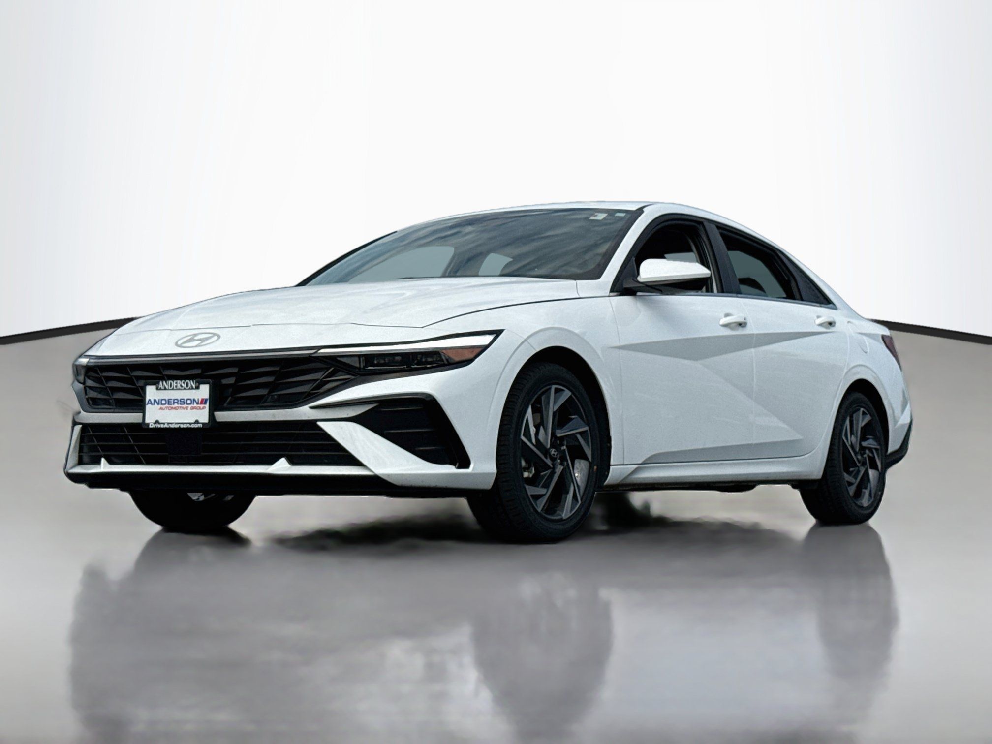 Used 2025 Hyundai Elantra SEL FWD image 3