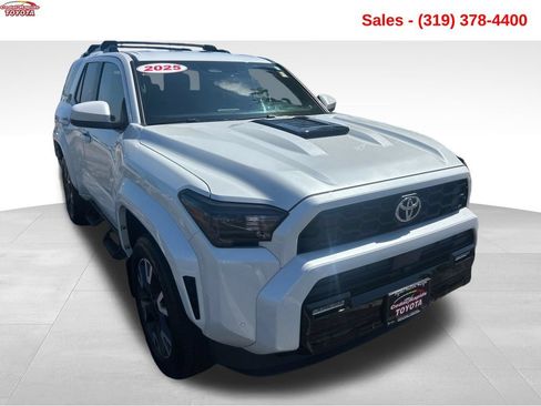 Used 2025 Toyota 4Runner TRD Sport AWD/4WD image 9