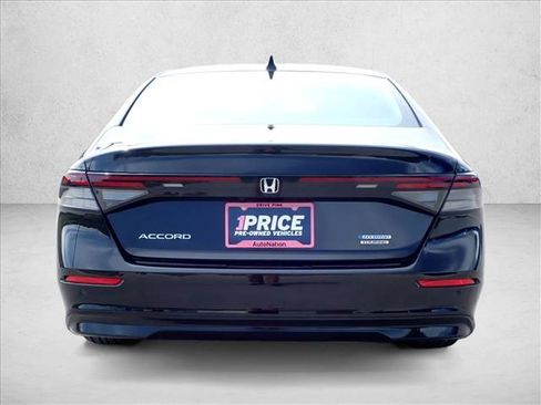 Used 2024 Honda Accord Touring image 3