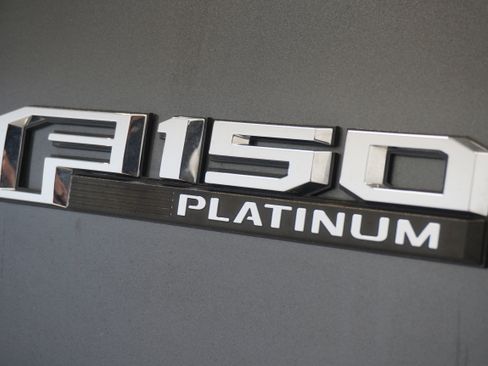 Used 2015 Ford F150 Platinum w/ Equipment Group 701A Luxury AWD/4WD image 44