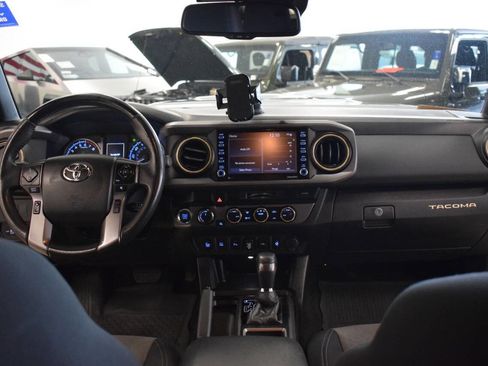 Used 2021 Toyota Tacoma TRD Sport w/ Technology Package image 39