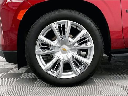 Used 2024 Chevrolet Tahoe High Country AWD/4WD image 10
