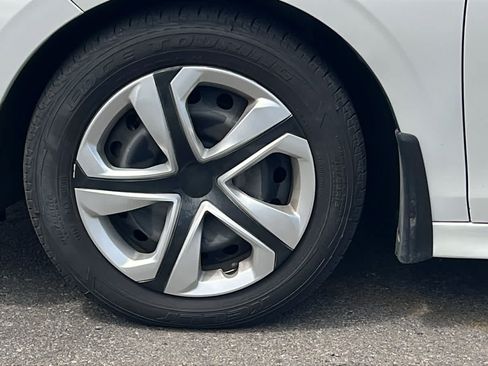 Used 2022 Honda Civic LX image 9