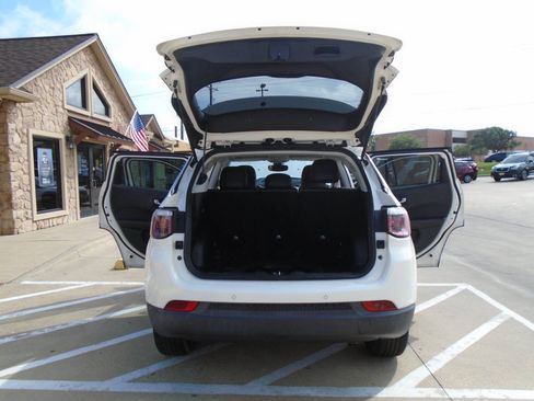 Used 2018 Jeep Compass Latitude w/ Popular Equipment Group FWD image 23