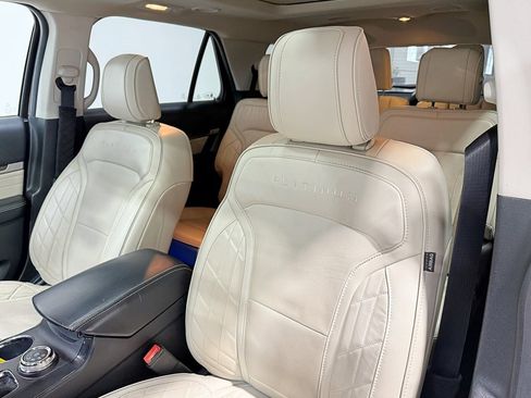 Used 2018 Ford Explorer Platinum image 36