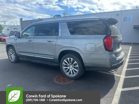 Used 2023 GMC Yukon XL Denali w/ Advanced Technology Package AWD/4WD image 3
