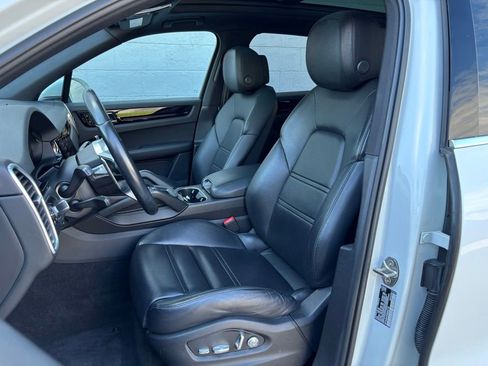 Certified 2021 Porsche Cayenne AWD/4WD image 5