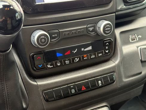 Used 2025 RAM ProMaster 2500 w/ Convenience Group FWD image 28