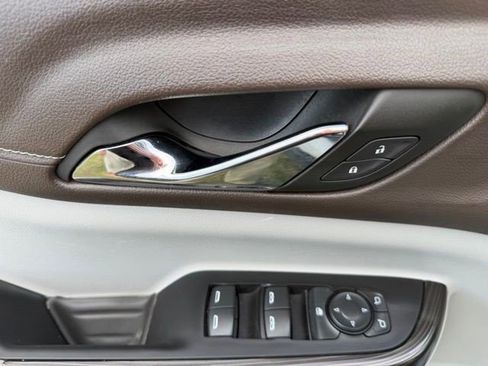 Certified 2023 GMC Acadia SLT FWD image 25