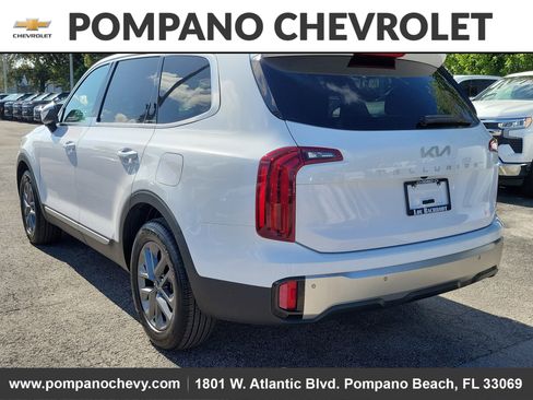 Used 2023 Kia Telluride LX image 5