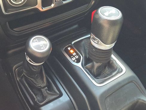 Used 2022 Jeep Wrangler Unlimited Sport AWD/4WD image 32