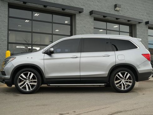 Used 2017 Honda Pilot Elite image 19