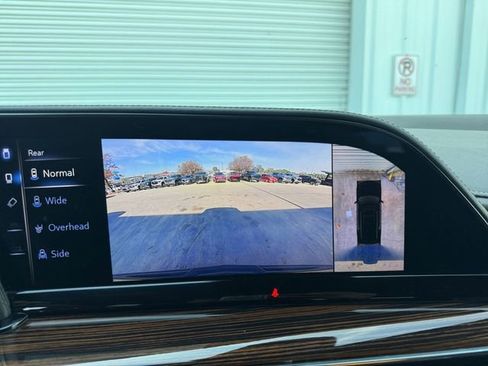 Used 2023 Cadillac Escalade Premium Luxury image 11