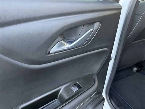 Used 2025 Chevrolet Blazer LT image 27