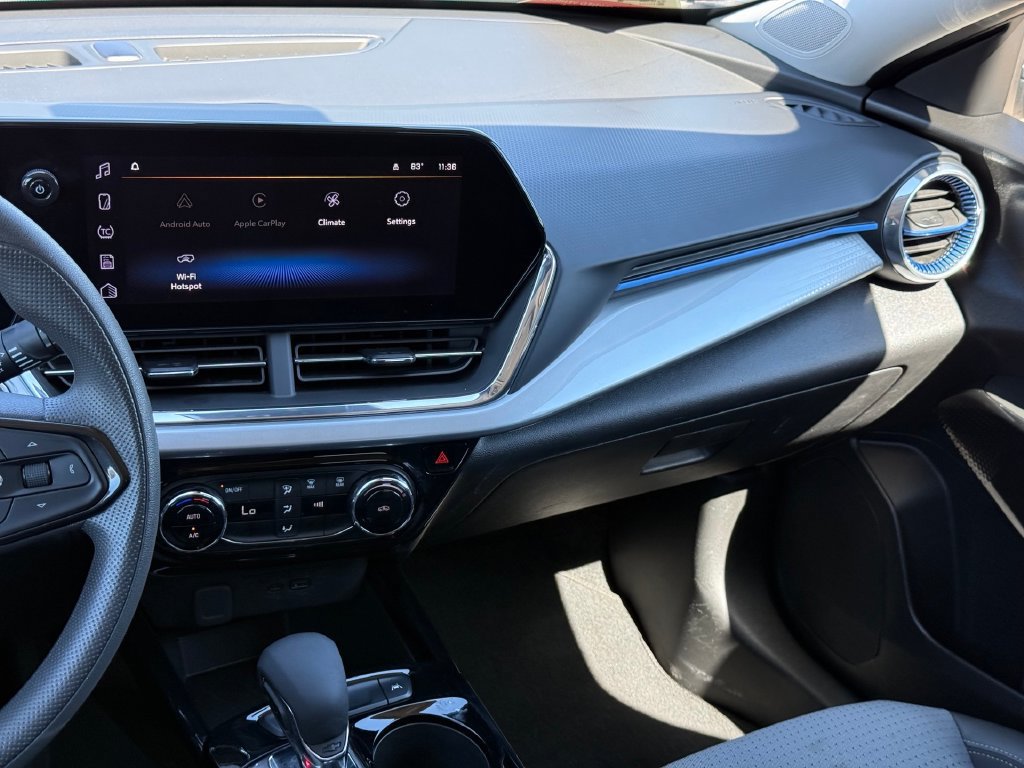 Used 2025 Chevrolet Trax LT FWD image 22
