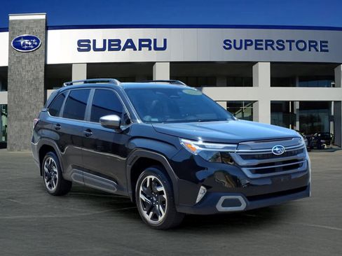 Used 2025 Subaru Forester Limited AWD/4WD image 1