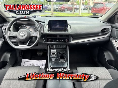 Used 2024 Nissan Rogue SV FWD image 25