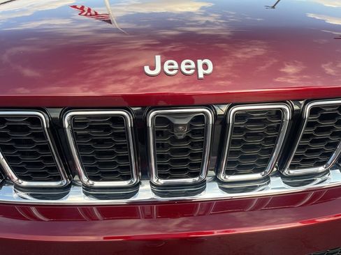New 2025 Jeep Grand Cherokee Limited w/ Luxury Tech Group II image 3