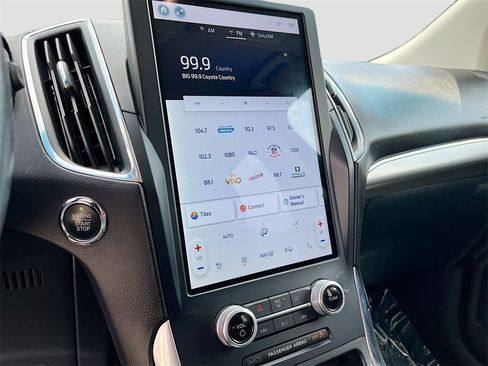 Used 2022 Ford Edge Titanium image 14