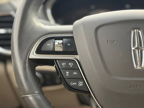 Used 2020 Lincoln Nautilus Reserve AWD/4WD image 25